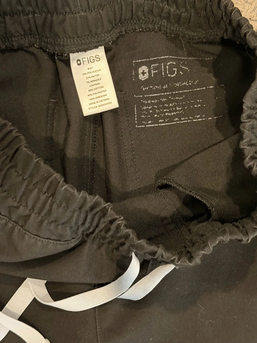 FIGS SCRUB SET - Picture 5 of 6